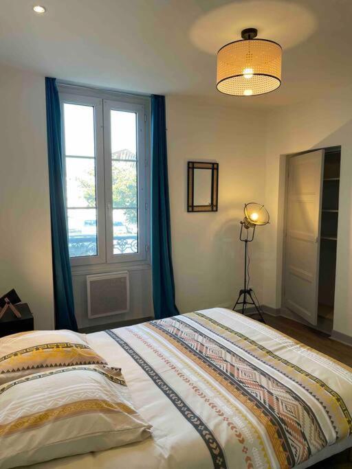 T2 Face Gare Sncf Appart Hotel Le Cygne 1 Μπουρζ Εξωτερικό φωτογραφία